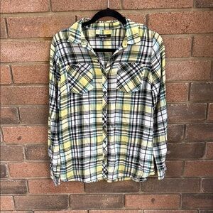 Relativity Yellow and Black Plaid Shirt Size Medium